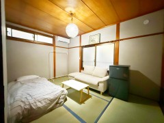 Fukaebashi Station House